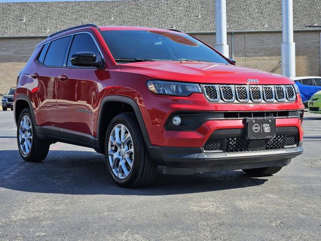 2023 Jeep Compass Latitude Lux