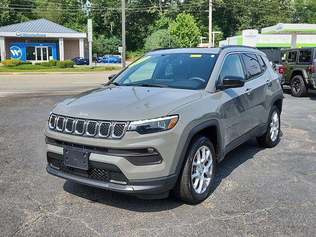 2023 Jeep Compass Latitude Lux