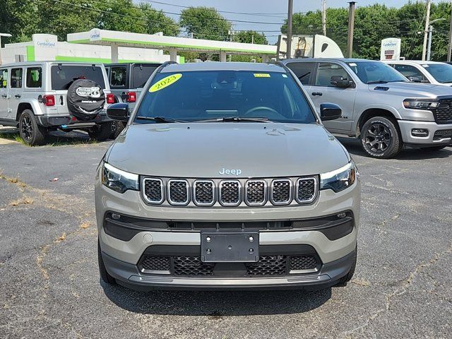 2023 Jeep Compass Latitude Lux