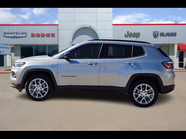 2023 Jeep Compass Latitude Lux