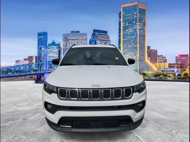 2023 Jeep Compass Latitude Lux