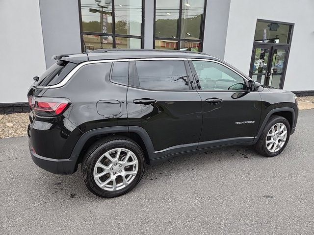 2023 Jeep Compass Latitude Lux