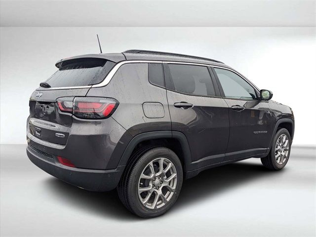 2023 Jeep Compass Latitude Lux