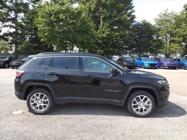 2023 Jeep Compass Latitude Lux