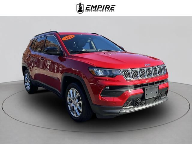 2023 Jeep Compass Latitude Lux