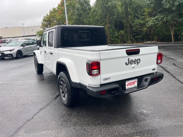 2023 Jeep Gladiator Overland