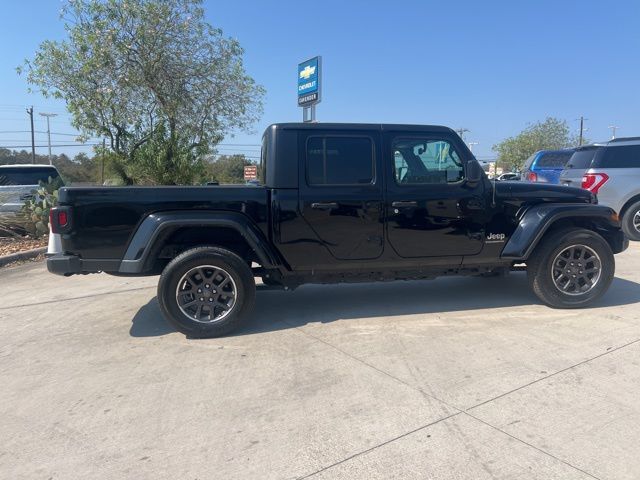 2023 Jeep Gladiator Overland