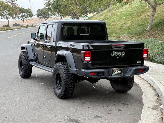 2023 Jeep Gladiator Overland