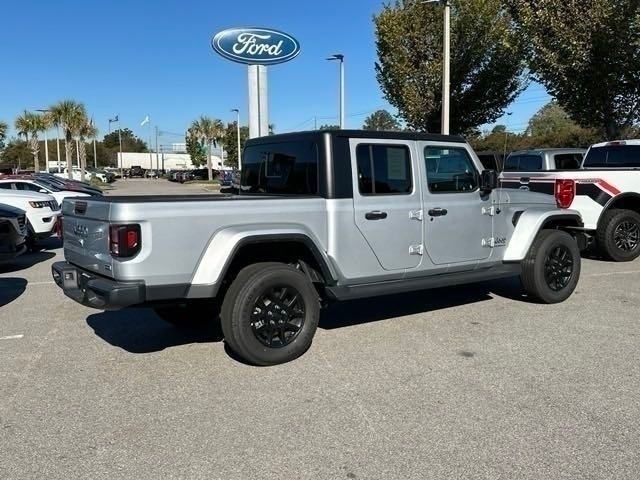 2023 Jeep Gladiator Overland