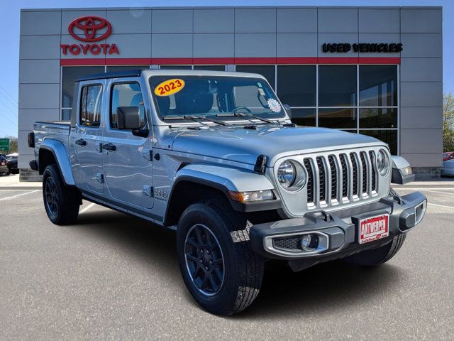 2023 Jeep Gladiator Overland