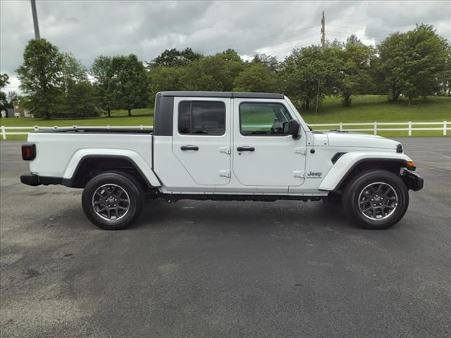 2023 Jeep Gladiator Overland