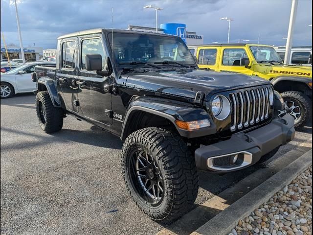 2023 Jeep Gladiator Overland