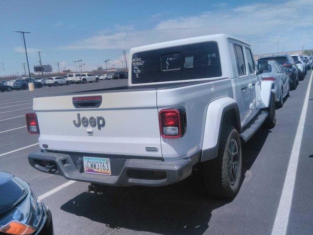 2023 Jeep Gladiator Overland