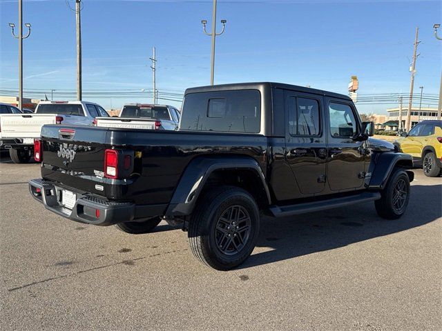 2023 Jeep Gladiator Overland