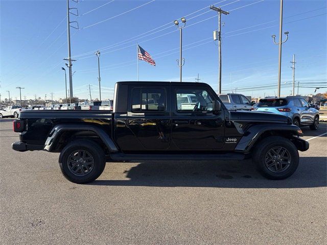 2023 Jeep Gladiator Overland