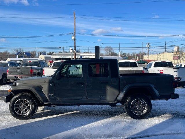 2023 Jeep Gladiator Overland