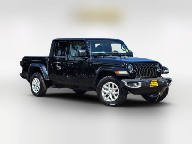 2023 Jeep Gladiator Sport S