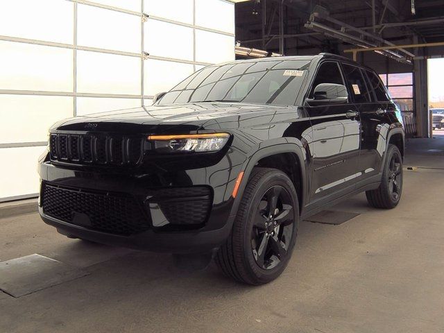 2023 Jeep Grand Cherokee Altitude