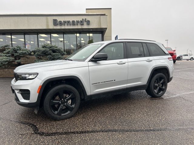 2023 Jeep Grand Cherokee Altitude