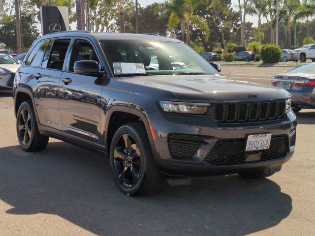 2023 Jeep Grand Cherokee Altitude