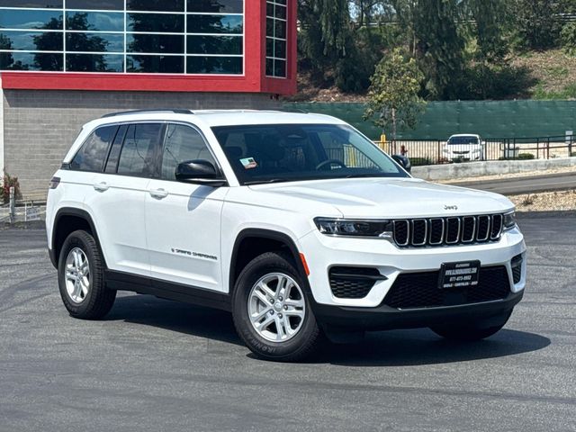 2023 Jeep Grand Cherokee Laredo