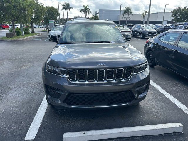 2023 Jeep Grand Cherokee Laredo