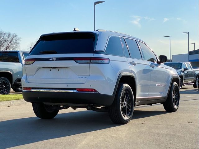 2023 Jeep Grand Cherokee Laredo