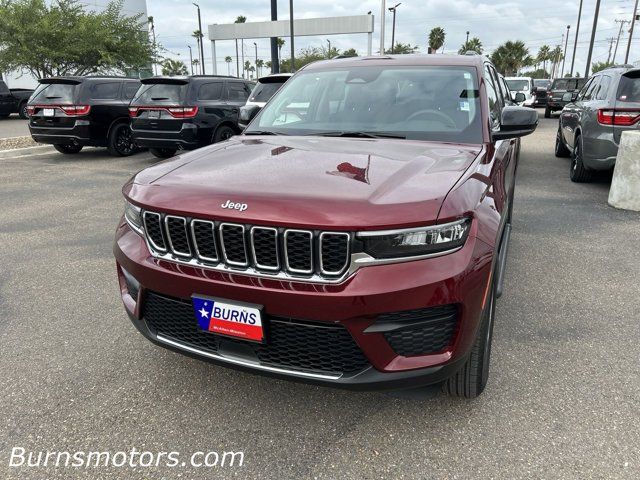 2023 Jeep Grand Cherokee Laredo