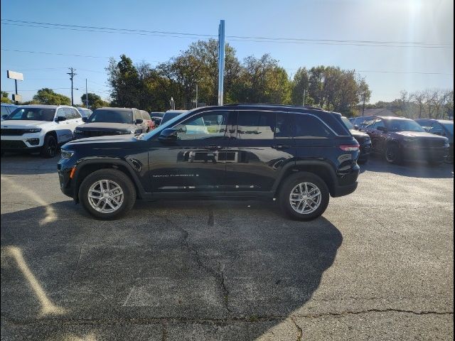 2023 Jeep Grand Cherokee Laredo