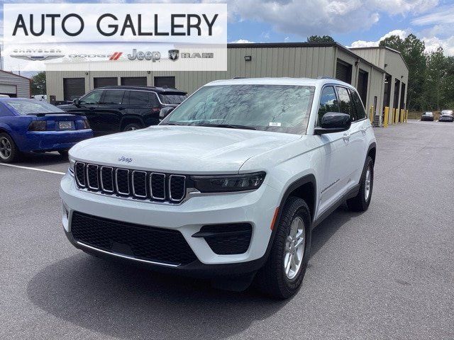 2023 Jeep Grand Cherokee Laredo