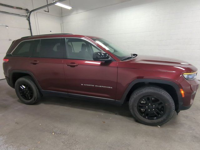 2023 Jeep Grand Cherokee Laredo