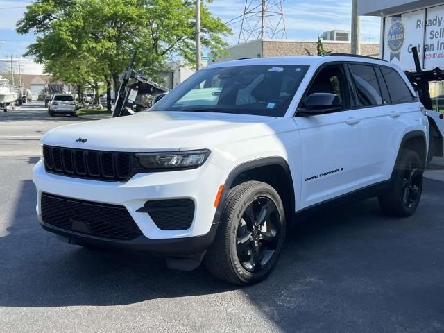 2023 Jeep Grand Cherokee Altitude