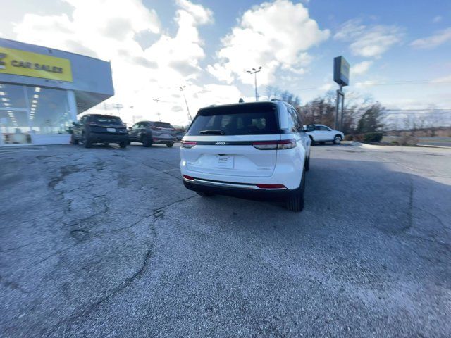 2023 Jeep Grand Cherokee Laredo