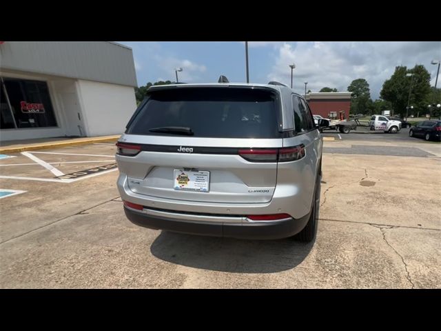 2023 Jeep Grand Cherokee Laredo