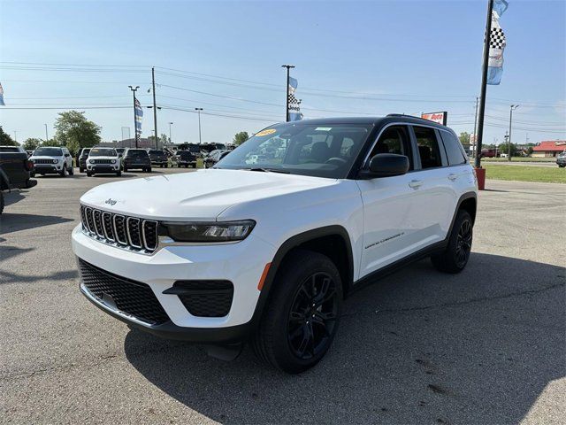 2023 Jeep Grand Cherokee Laredo