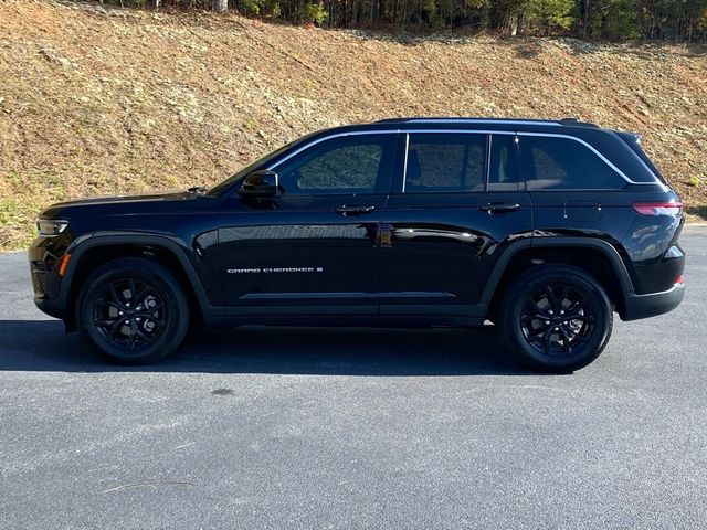 2023 Jeep Grand Cherokee Laredo