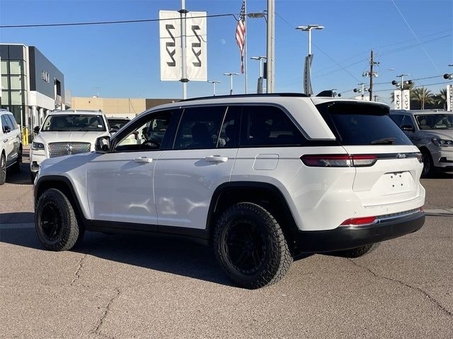 2023 Jeep Grand Cherokee Laredo