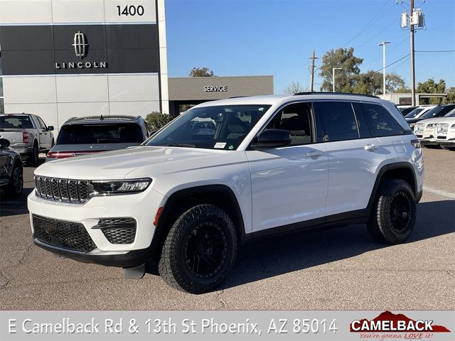 2023 Jeep Grand Cherokee Laredo