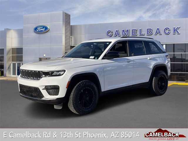 2023 Jeep Grand Cherokee Laredo