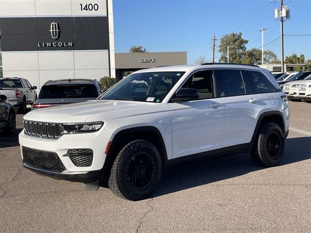 2023 Jeep Grand Cherokee Laredo