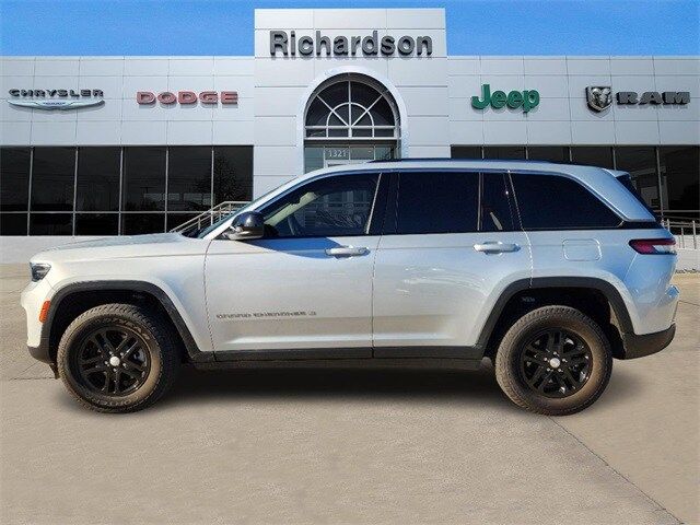 2023 Jeep Grand Cherokee Laredo