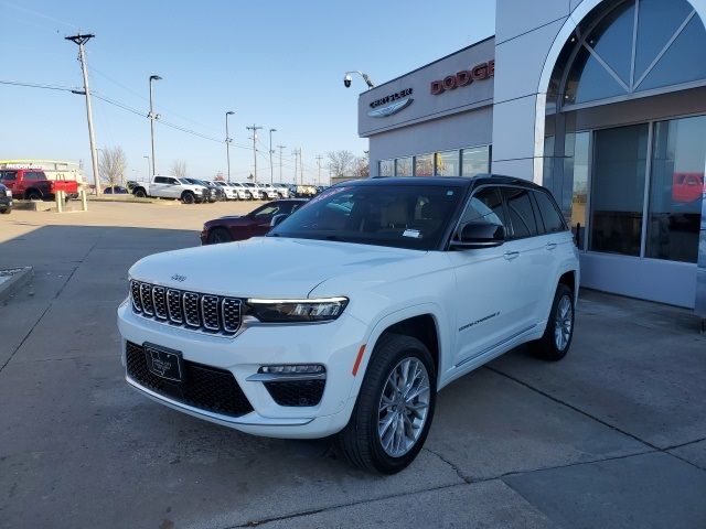 2023 Jeep Grand Cherokee Summit