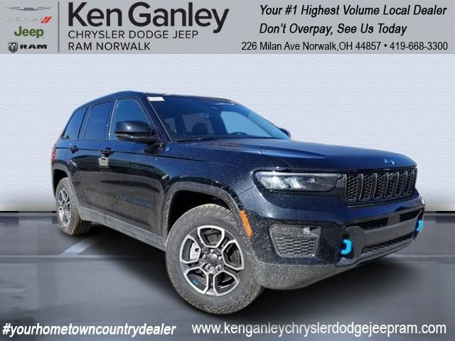 2023 Jeep Grand Cherokee 4xe Trailhawk