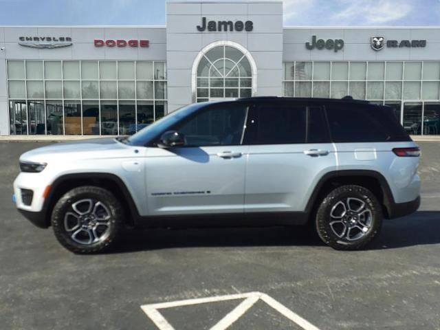 2023 Jeep Grand Cherokee 4xe Trailhawk