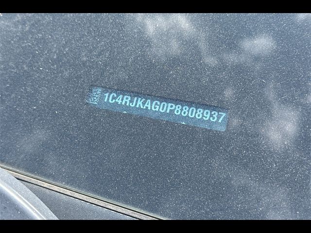 2023 Jeep Grand Cherokee L Laredo
