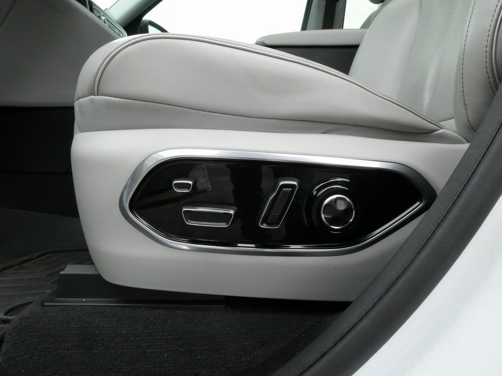 オオウチ⭐︎ Used 2023 Jeep Grand Cherokee L Overland For Sale in
