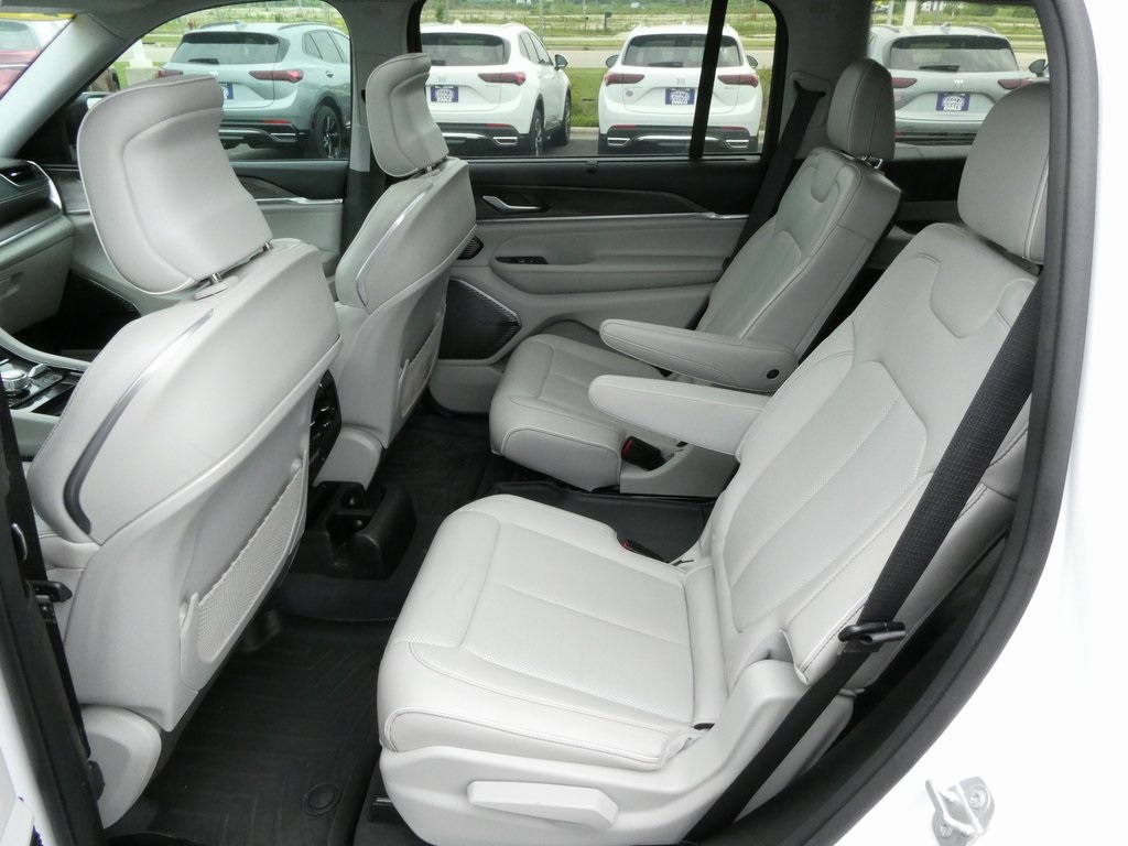 オオウチ⭐︎ Used 2023 Jeep Grand Cherokee L Overland For Sale in