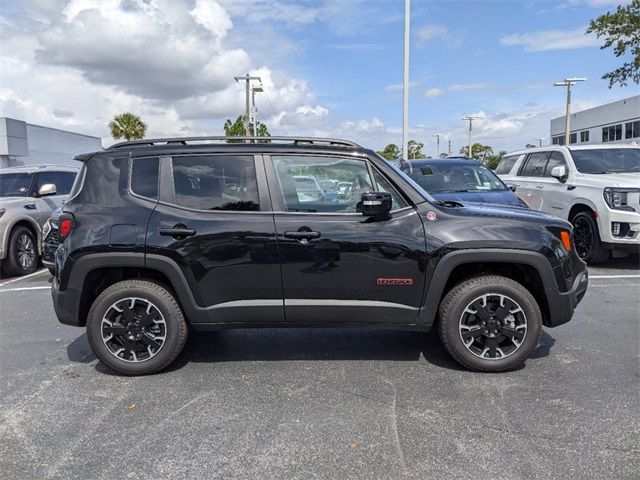 2023 Jeep Renegade Trailhawk