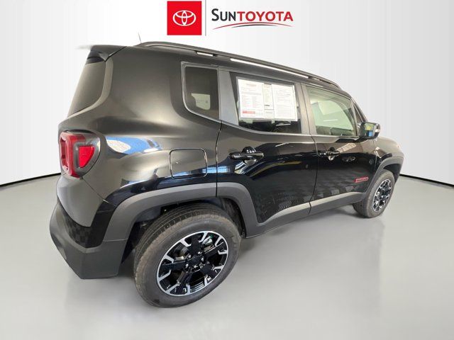 2023 Jeep Renegade Trailhawk