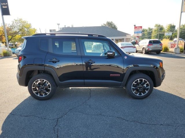 2023 Jeep Renegade Trailhawk